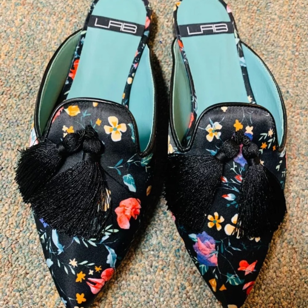 Anthropologie new shoes LAB tasseled slides 38/7,5